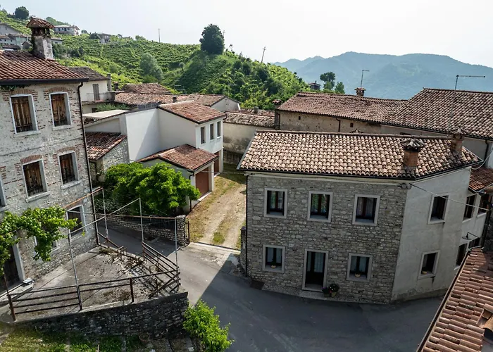 Casa Oltraval Bed and breakfast 3*