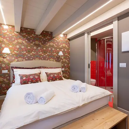 Casa Oltraval Bed & Breakfast 3*