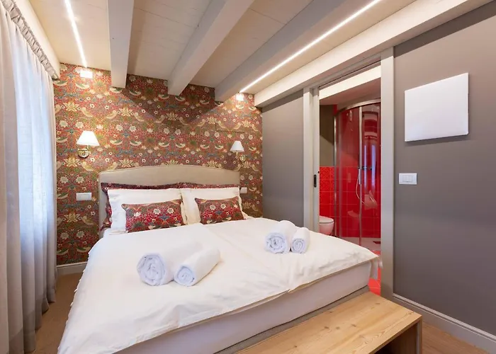 Casa Oltraval فندق مبيت وإفطار 3*