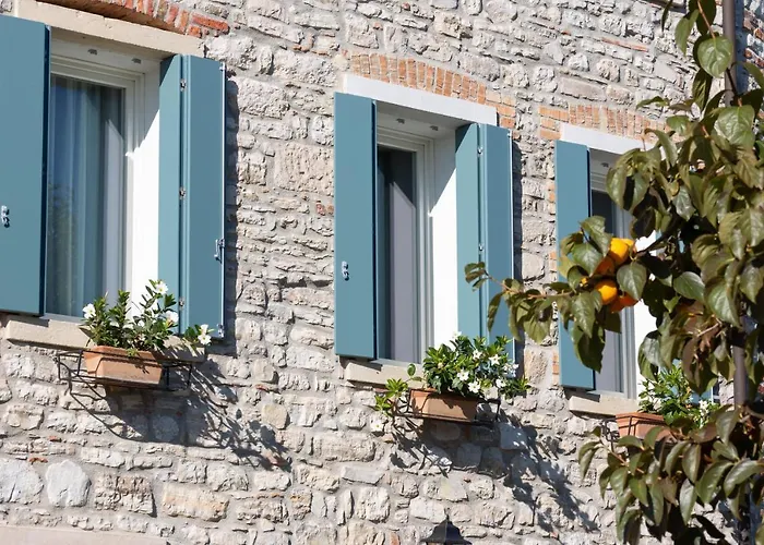 Casa Oltraval Bed & Breakfast